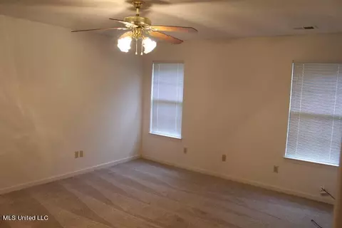 9338 E Meade Cir, Olive Branch, MS 38654 photo 10