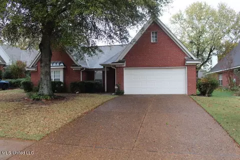 9338 E Meade Cir, Olive Branch, MS 38654 photo 2