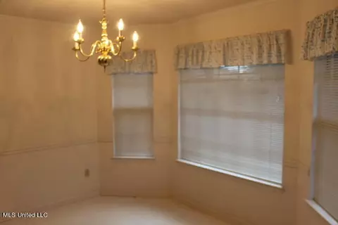 9338 E Meade Cir, Olive Branch, MS 38654 photo 8