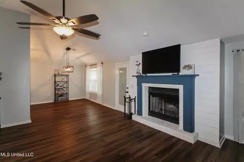 333 E Cascades Cir, Clinton, MS 39056 photo 11