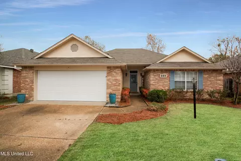 333 E Cascades Cir, Clinton, MS 39056