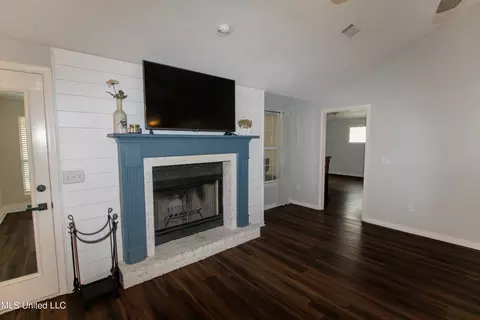 333 E Cascades Cir, Clinton, MS 39056 photo 10