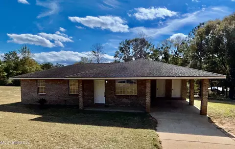 1304 Sampson Rd, Lucedale, MS 39452