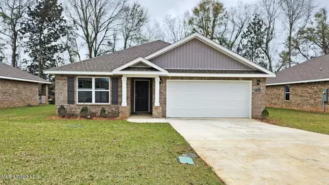 18547 Oak Bay Dr, Biloxi, MS 39532
