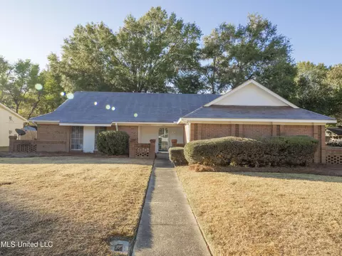 163 Cypress Dr, Madison, MS 39110