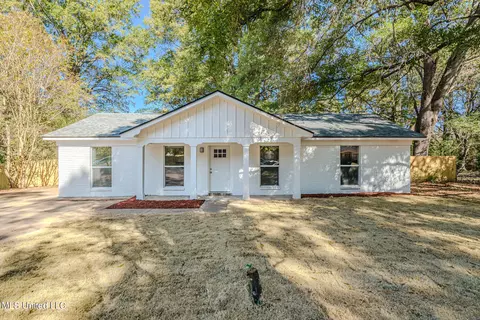 5680 Ashford Dr, Horn Lake, MS 38637