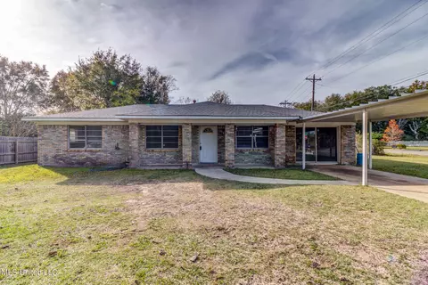 125 N Kern Dr, Gulfport, MS 39503