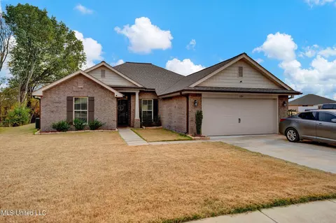 1761 Grayce Dr, Southaven, MS 38671
