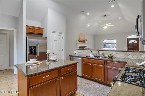 413 Sand Stone Pl, Brandon, MS 39042 photo 7