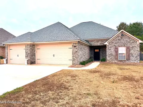 219 Clubview Cir, Pearl, MS 39208