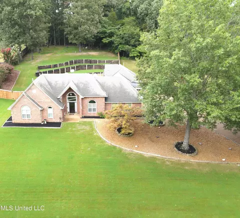 6006 Spring Hill Dr, Olive Branch, MS 38654 photo 2