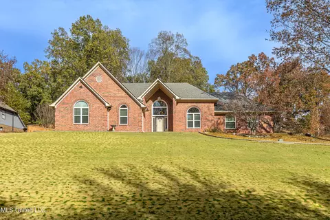 6006 Spring Hill Dr, Olive Branch, MS 38654