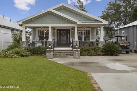 1303 Bowen Ave, Ocean Springs, MS 39564