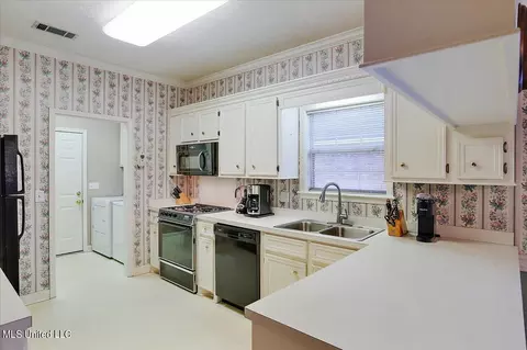 305 Garden Dr, Brandon, MS 39042 photo 9