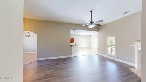 763 W Fairway Pointe Cv, Hernando, MS 38632 photo 8