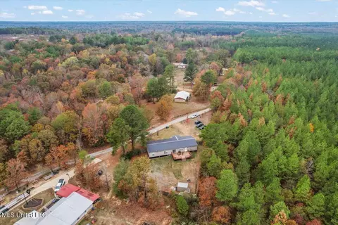 82 Holly Hill Rd, Carthage, MS 39051