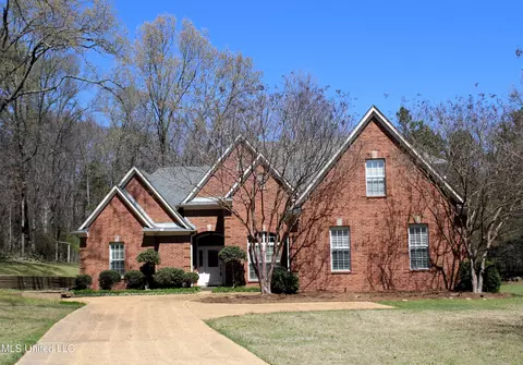 13510 Whispering Pines Dr, Olive Branch, MS 38654