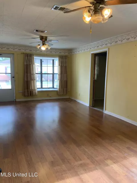 191 Clower St, Biloxi, MS 39530 photo 4