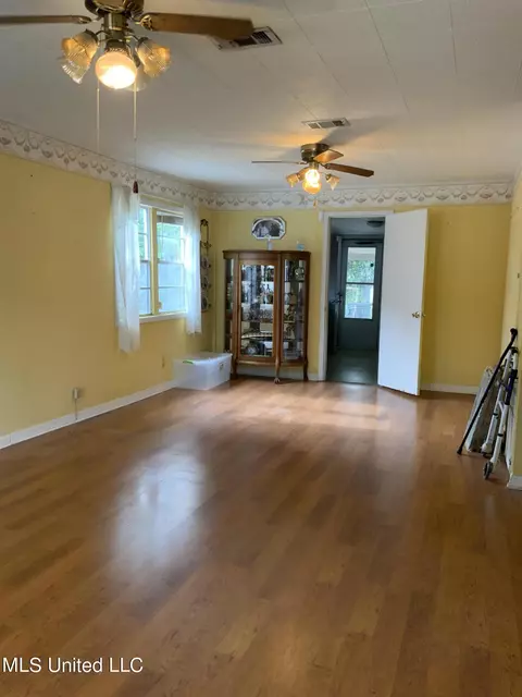 191 Clower St, Biloxi, MS 39530 photo 2