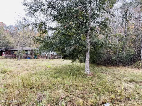 8800 Augusta Rd, Moss Point, MS 39562 photo 5