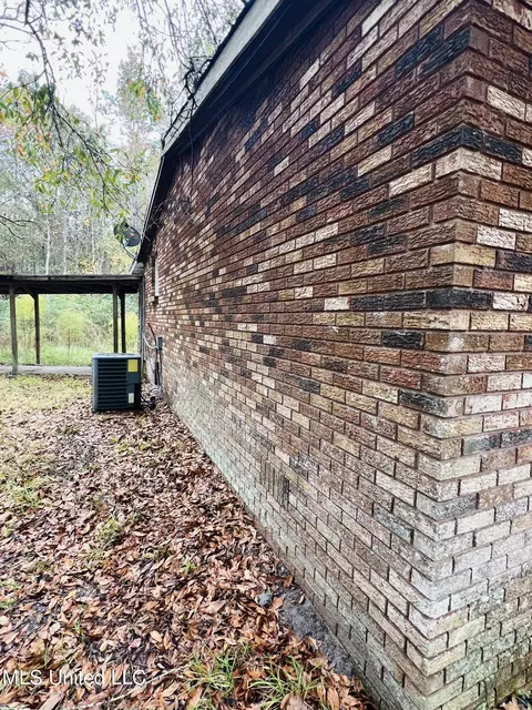 8800 Augusta Rd, Moss Point, MS 39562 photo 8