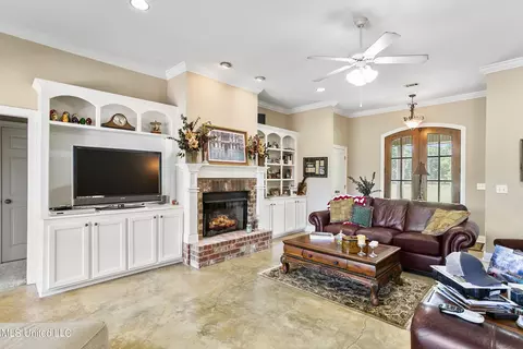 Living - 3148 Volley Campbell Rd, Terry, MS 39170 photo 2 of 4