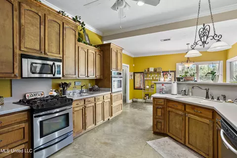 Kitchen - 3148 Volley Campbell Rd, Terry, MS 39170 photo 1 of 3