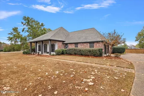 Exterior - 131 Savannah Bnd, Madison, MS 39110 photo 3 of 7