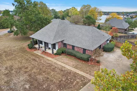 Exterior - 131 Savannah Bnd, Madison, MS 39110 photo 7 of 7