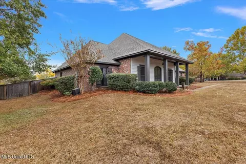 Exterior - 131 Savannah Bnd, Madison, MS 39110 photo 2 of 7