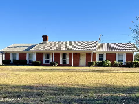 1033 Thornton Ln, Crystal Springs, MS 39059