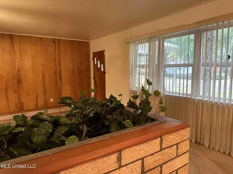 914 Lotus Ave, Jackson, MS 39204 photo 3