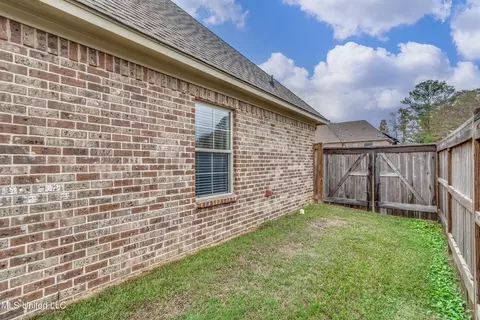 Exterior - 105 W Legacy Dr, Brandon, MS 39042 photo 14 of 14