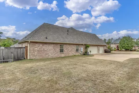 Exterior - 105 W Legacy Dr, Brandon, MS 39042 photo 6 of 14