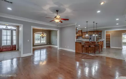 Living - 105 W Legacy Dr, Brandon, MS 39042 photo 3 of 3