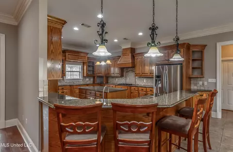 Kitchen - 105 W Legacy Dr, Brandon, MS 39042 photo 1 of 8