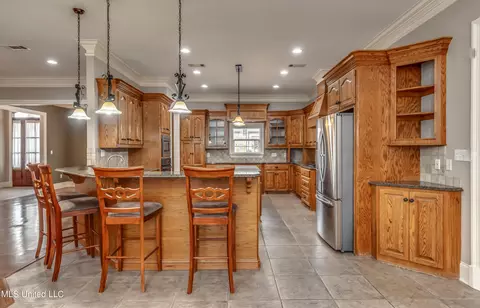 Kitchen - 105 W Legacy Dr, Brandon, MS 39042 photo 8 of 8