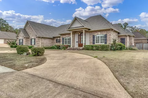 Exterior - 105 W Legacy Dr, Brandon, MS 39042 photo 2 of 14