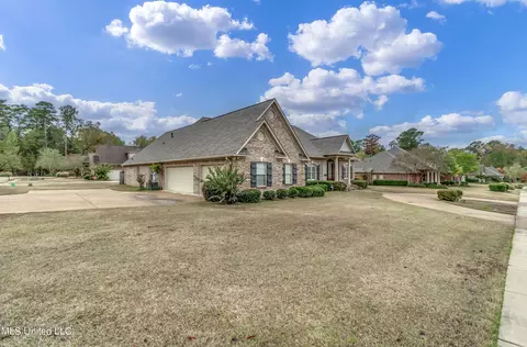 Exterior - 105 W Legacy Dr, Brandon, MS 39042 photo 4 of 14