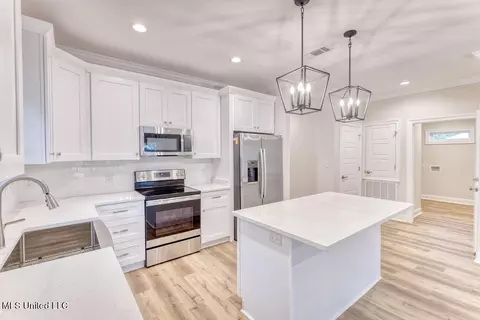 982 Ala Moana Pl, Diamondhead, MS 39525 photo 9
