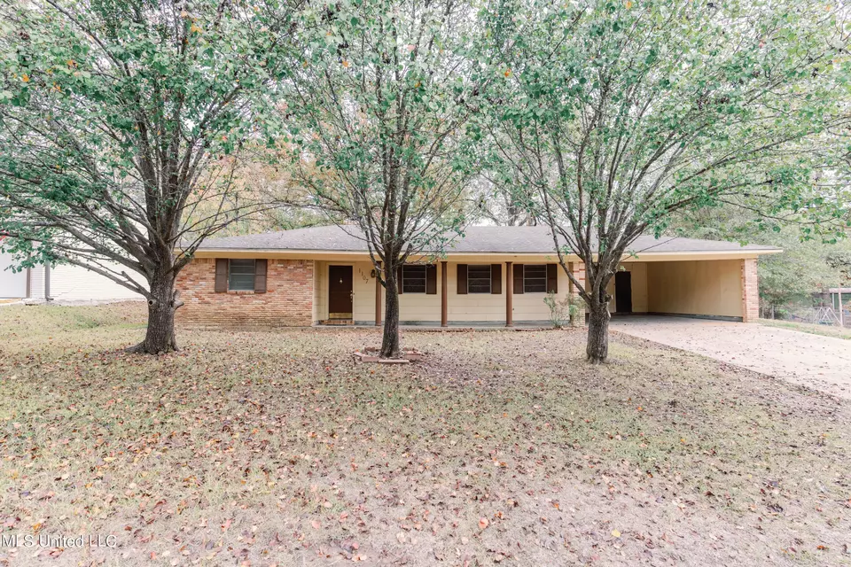 1107 Laurelwood Dr, Clinton, MS 39058 63 Photos Movoto