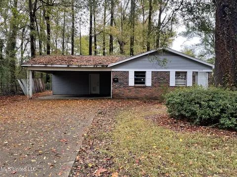 5552 Crepe Myrtle Dr, Jackson, MS 39206