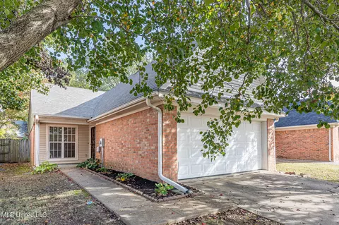 7596 Iris Dr, Southaven, MS 38671