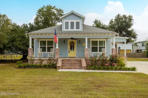 605 Magnolia St, Long Beach, MS 39560