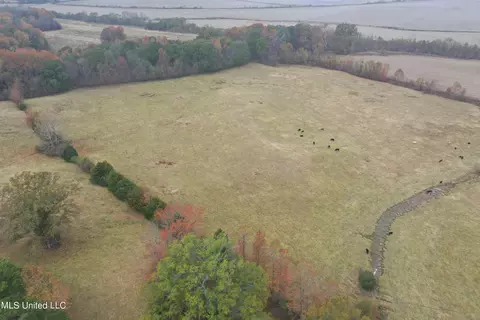 2131 Evansville Rd, Senatobia, MS 38668