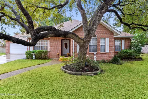 2549 River Place Blvd, Biloxi, MS 39531