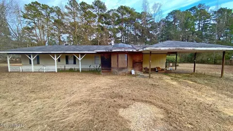 1023 Highland Dr, Summit, MS 39666