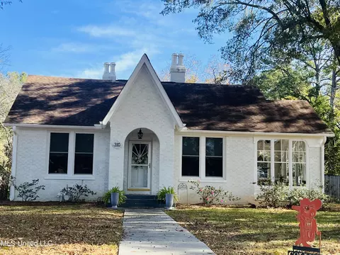 310 S Park St, Senatobia, MS 38668