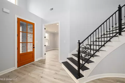 Entry Way - 10975 Wiseman Dr, Olive Branch, MS 38654 photo 1 of 1