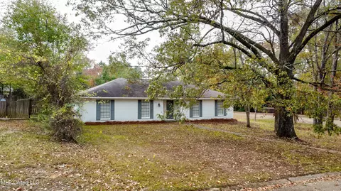 1001 Briarwood Dr, Clinton, MS 39056